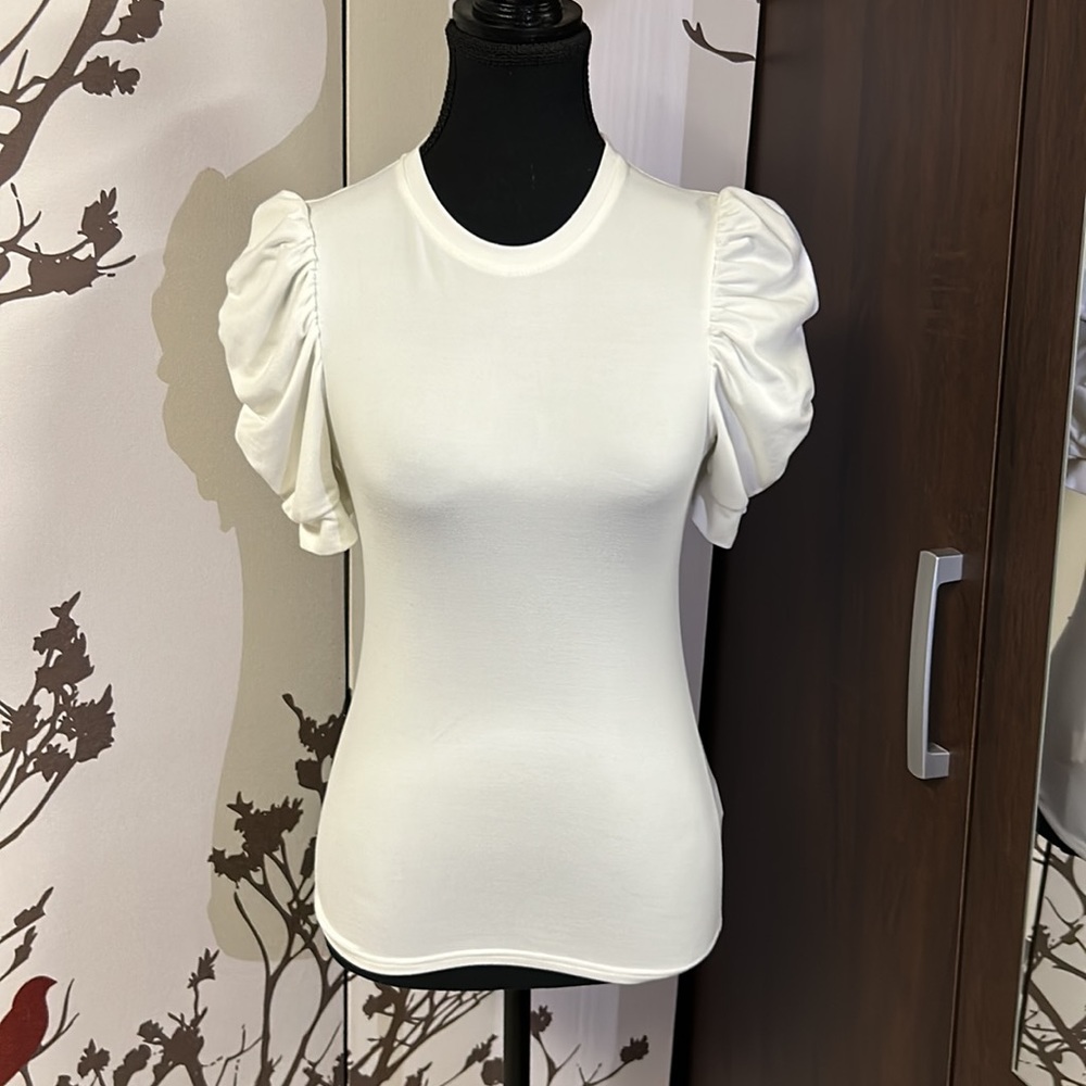 ReVamped Size Small White Puff T-Shirt $15
